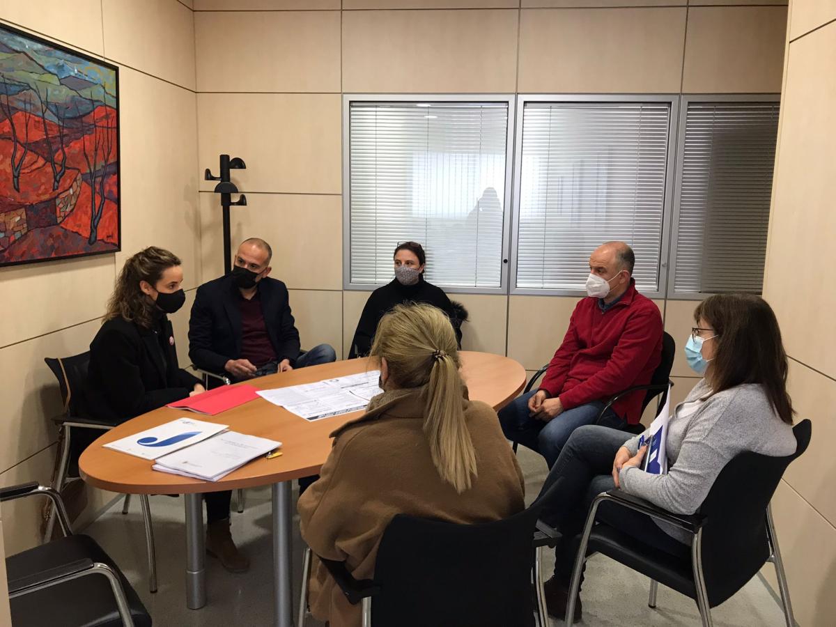 Reunió de treball amb la Directora de l'Agència Catalana de Joventut, Núria Ramos.