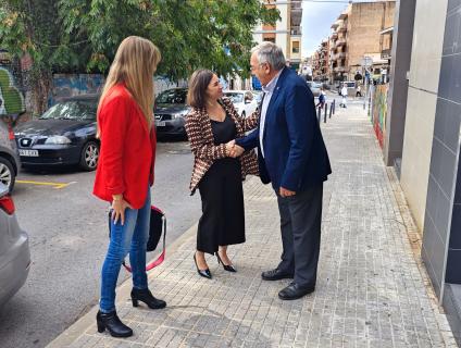 Benvinguda del president del Consell, Mateu Montserat, a la delegada del Govern a Tarragona, Lucía López Cerdán.