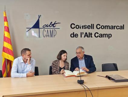 Visita de la delegada del Govern a Tarragona, Lucía López, al Consell Comarcal de l'Alt Camp.